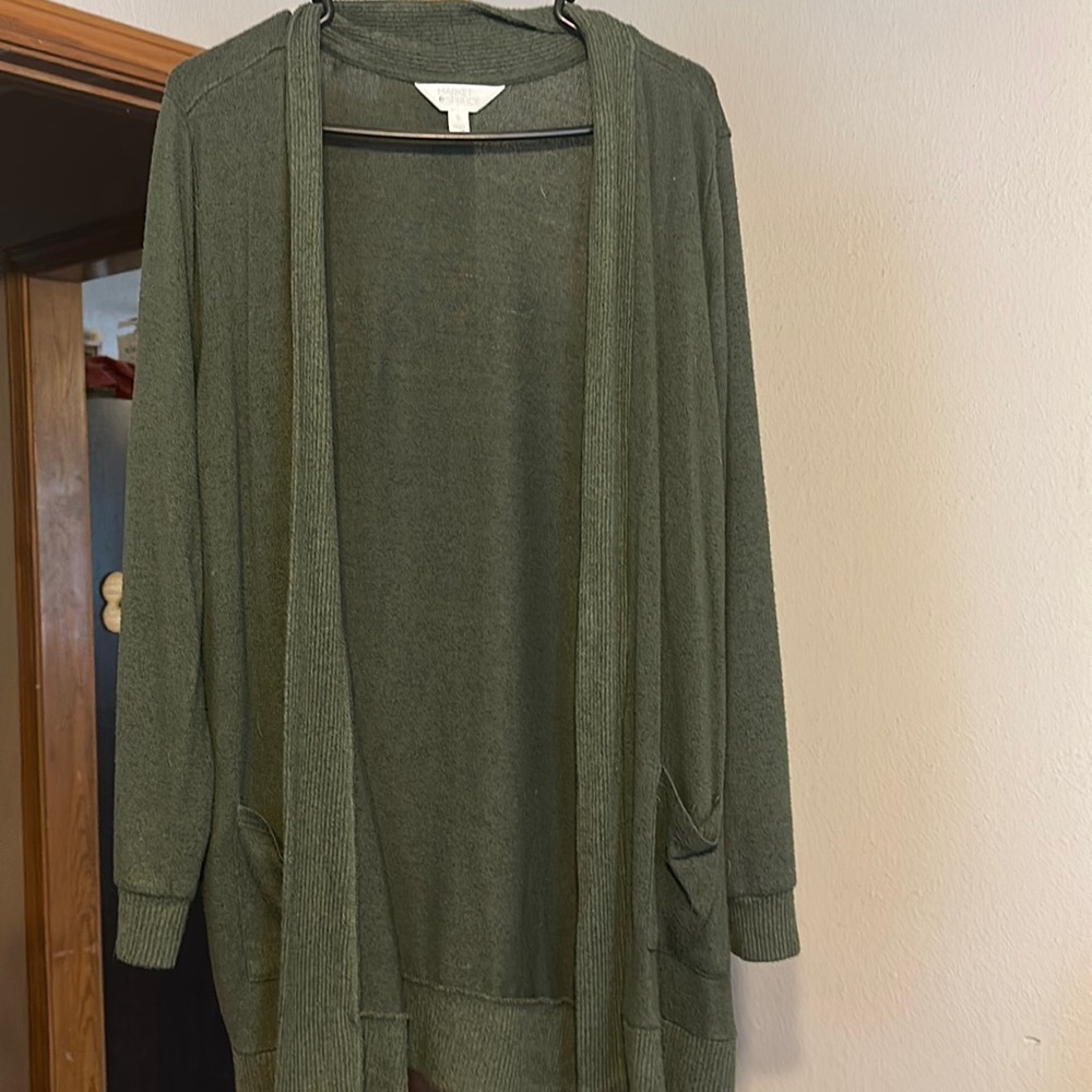 Women’s cardigan with pockets